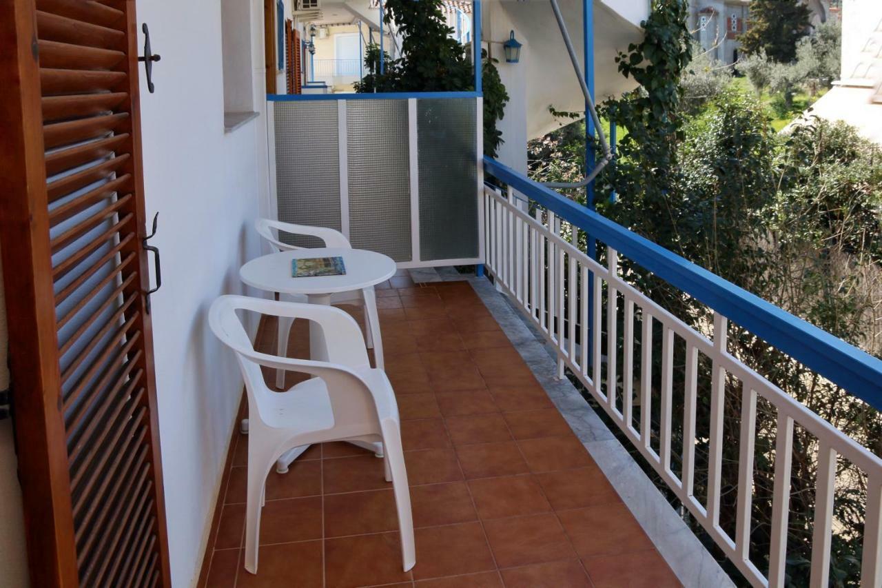 Seaview Self Catering Apartment - Helen No 1 Xiropigado Exterior foto